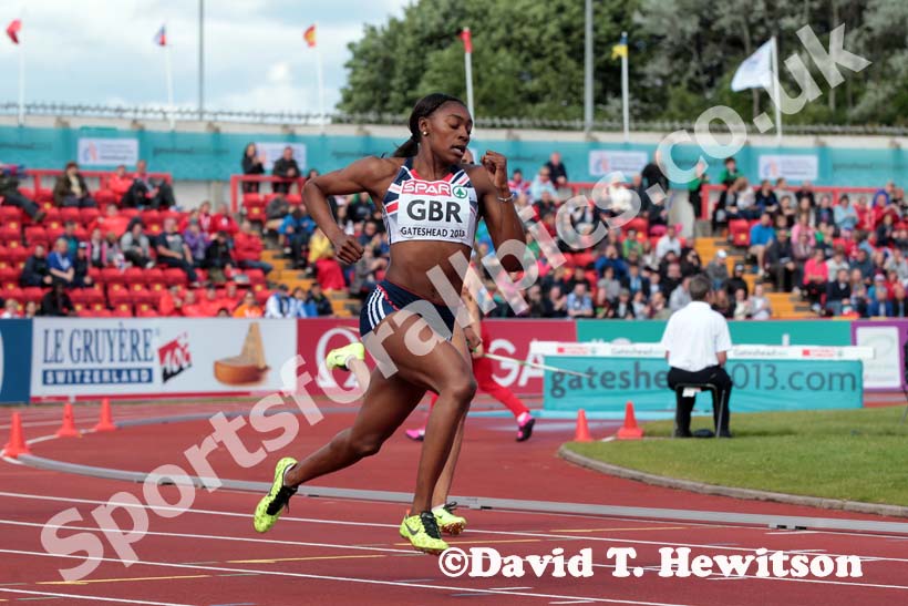 Perri Shakes-Drayton (GB) on her way to winning the 400 metres at the European Athletics Team Championships.